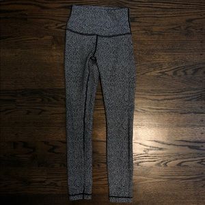 Size 2- Lululemon High Rise Wonder Under 7/8